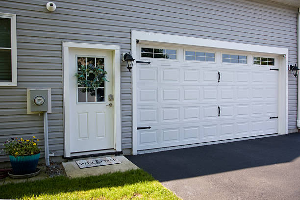 24/7 Emergency Garage Door Panel Replacement experts in Jefferson, IA
